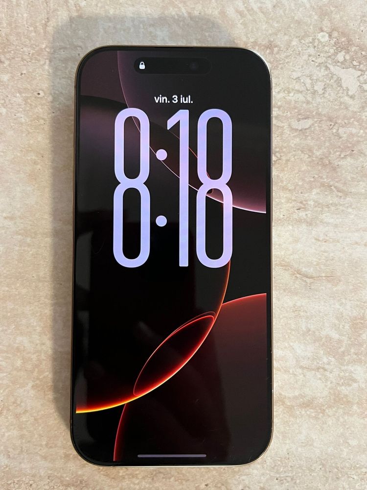 Iphone 16 pro gold