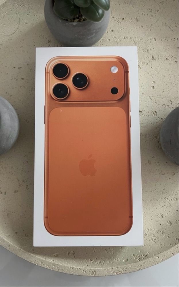 iPhone 17 Pro Max 256gb Cosmic Orange sigilat