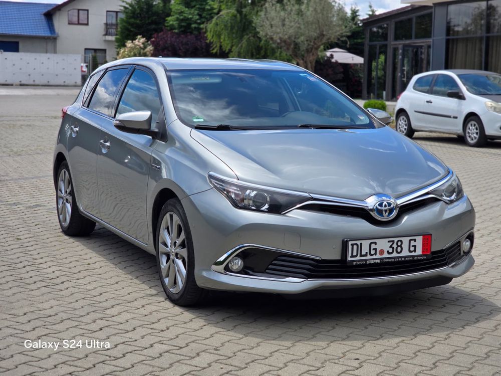 Toyota Auris Hibrid 1.8 Automat
