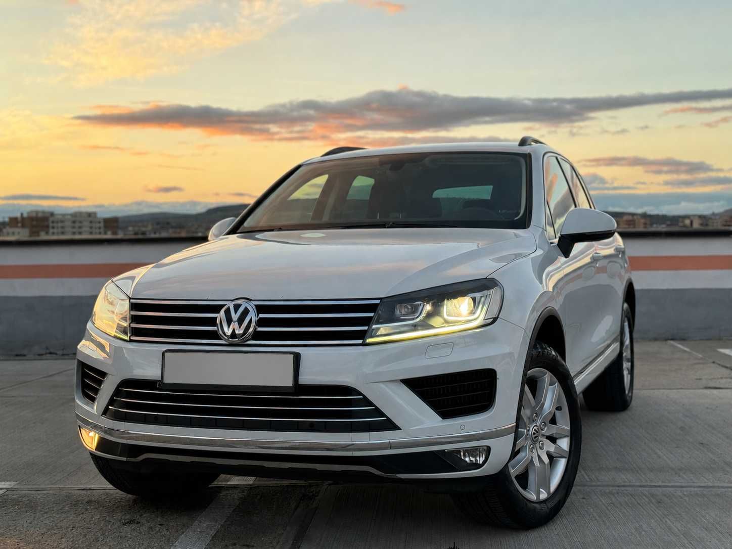 VW Touareg 3.0 TDI V6, automat, 2016