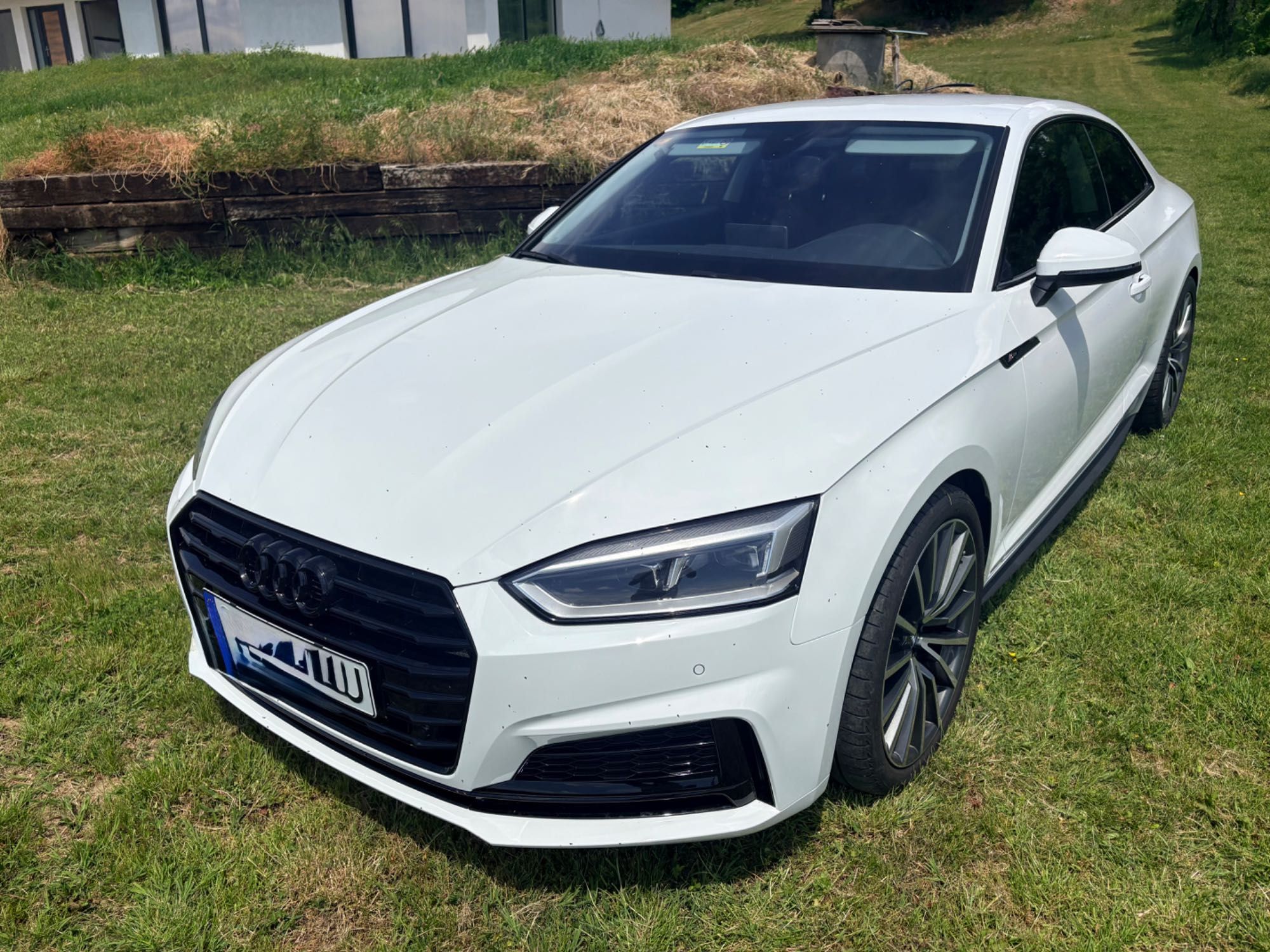 Vând Audi A5 coupe