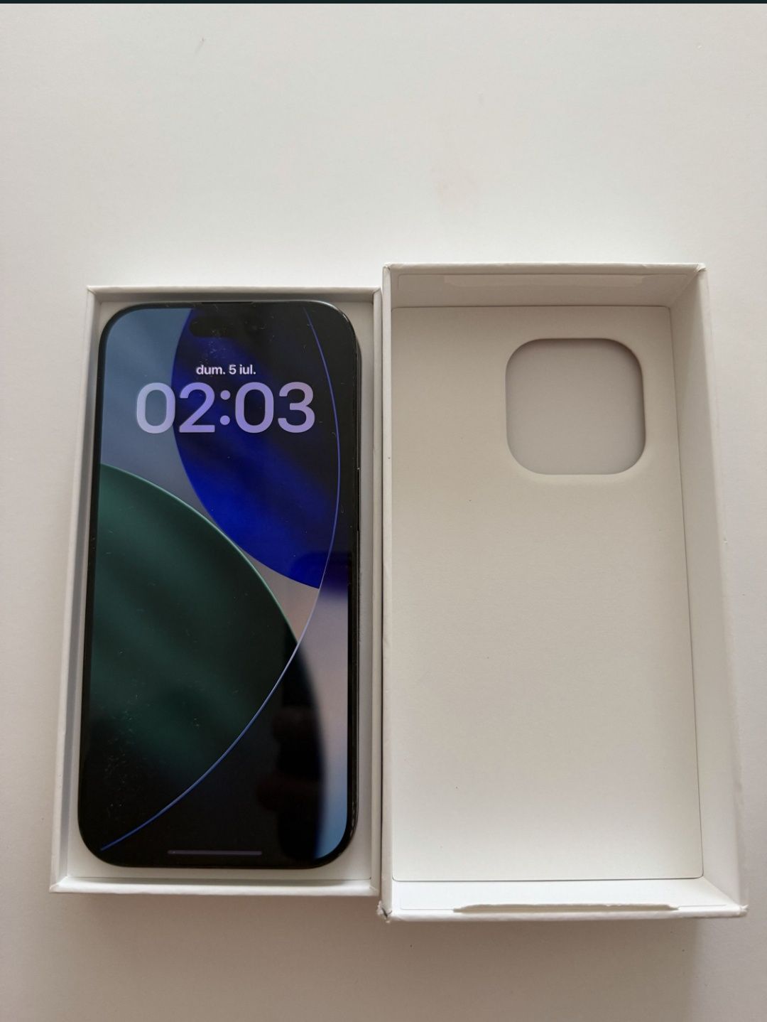 Vând iPhone 16 pro