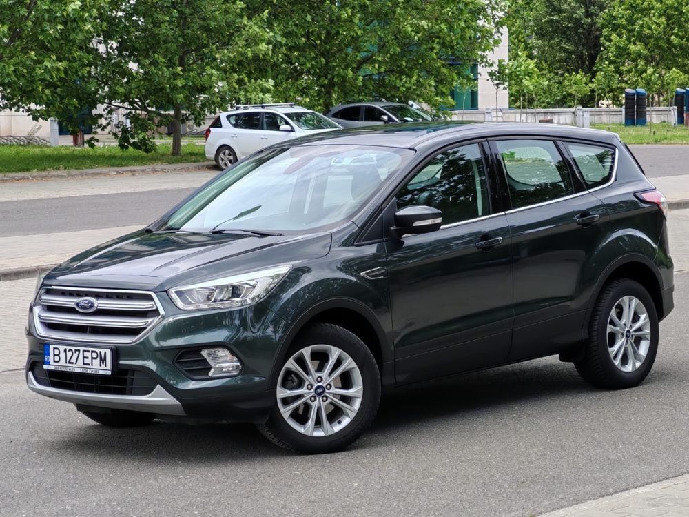 Ford Kuga an 2018 Benzina Panoramic