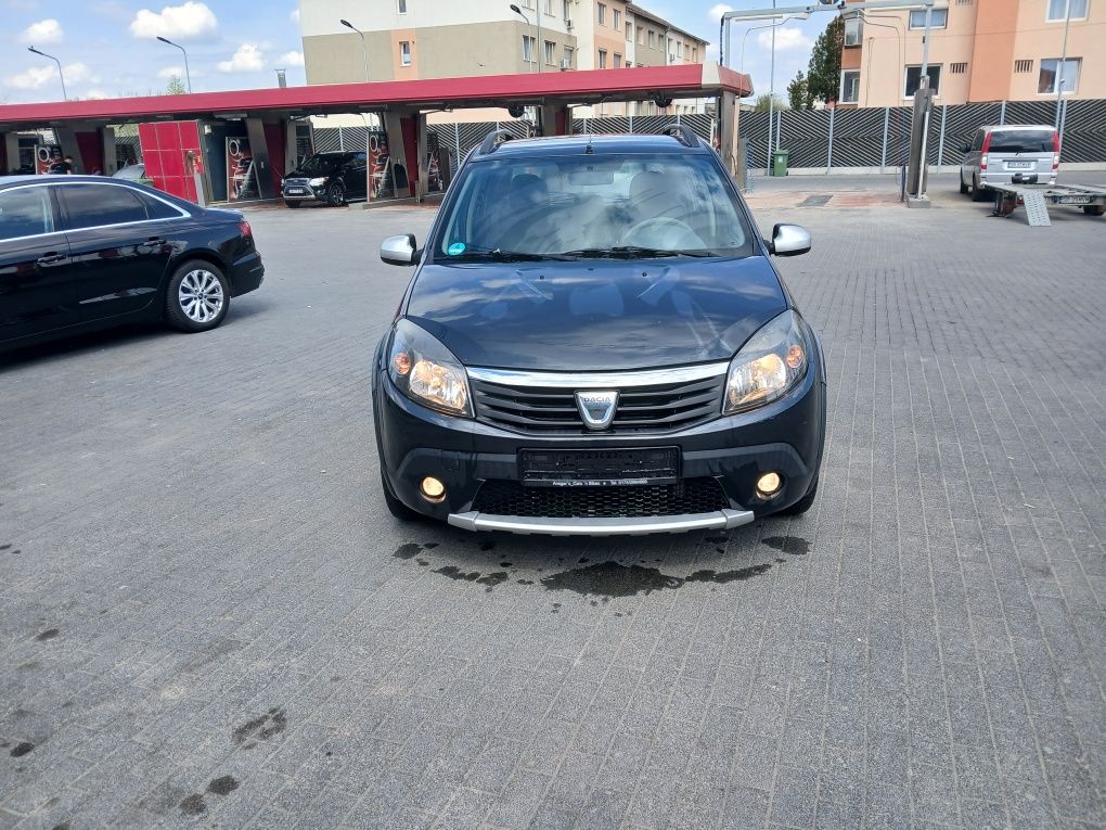 Dacia Sandero stepway 1.6 8 v benzina € 5