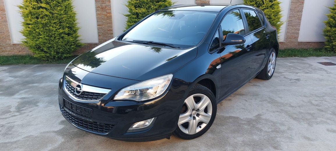 OPEL ASTRA J -1.4 TURBO ‼️Benzina +LPG ( Gaz)‼️ Klima -An 2012‼️