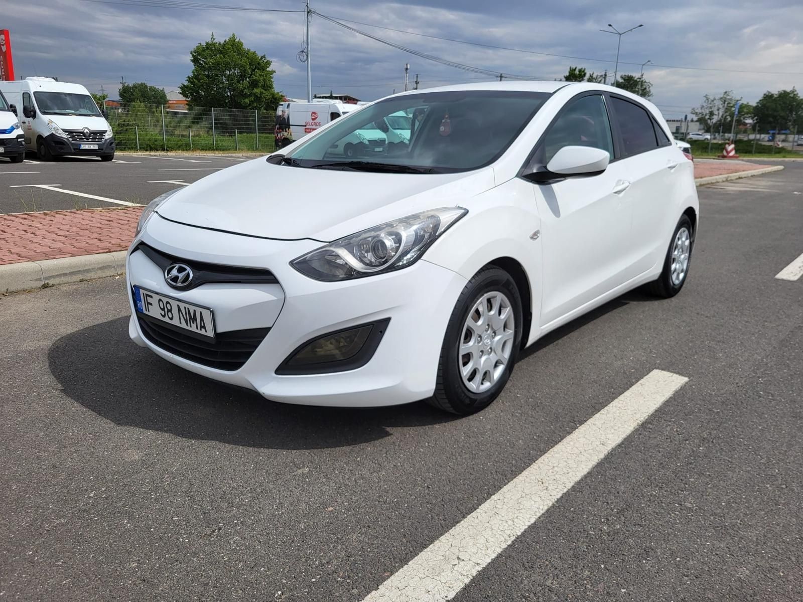 Hyundai i30 - MANUALA 2012