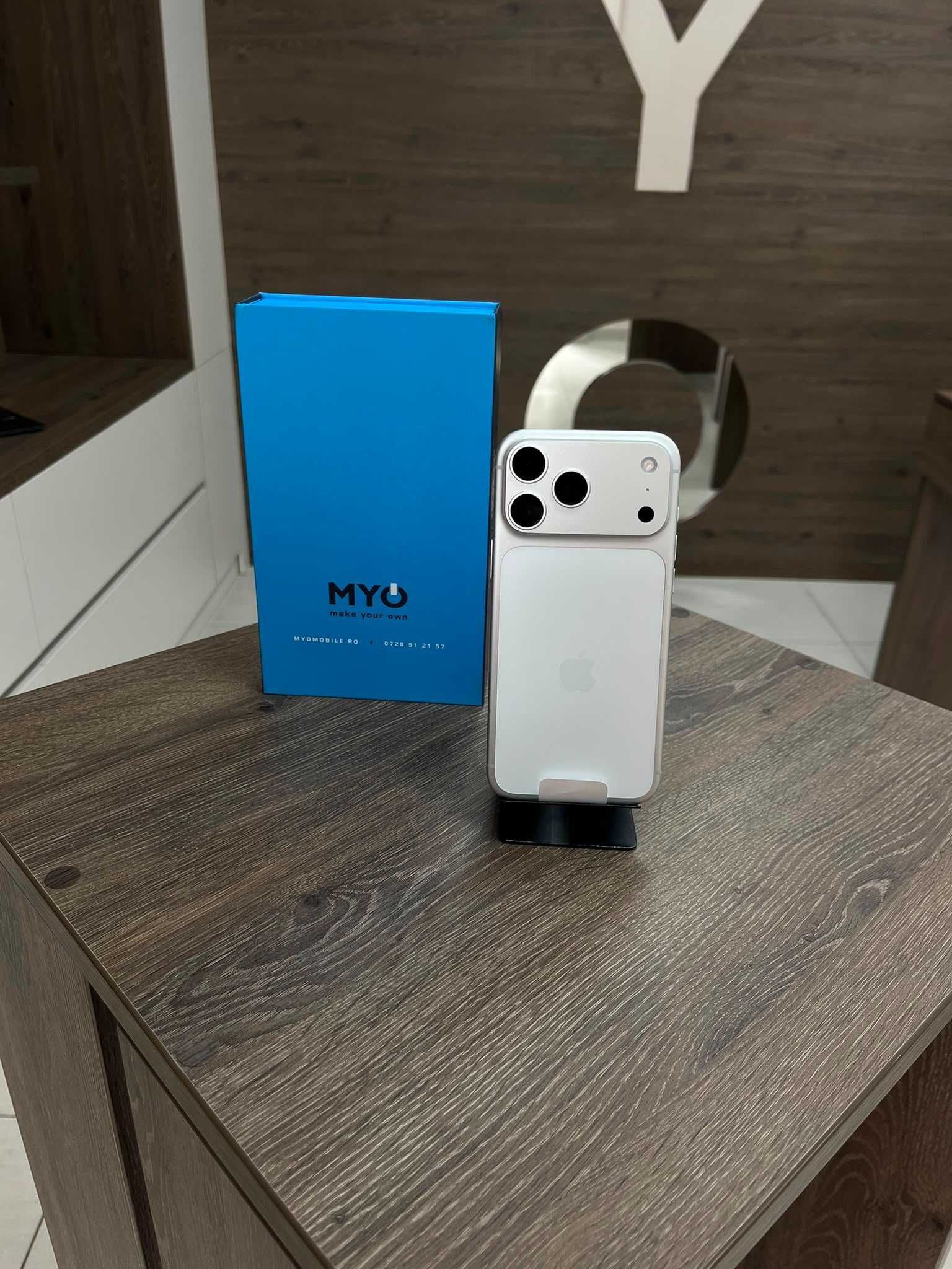 iPhone 17 Pro Max | Silver, Deep Blue, Orange | 256 GB | Posibilitate In Rate