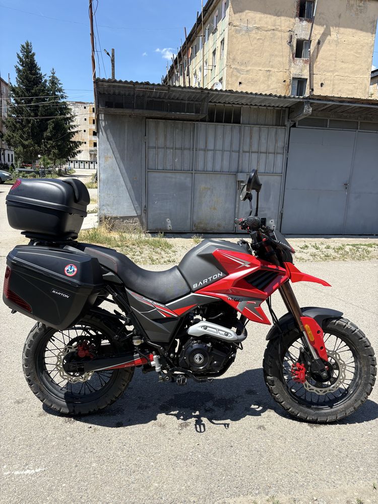 Motocicleta Barton Tekken 125, an fabricație 2023, categoria A1, cu cutii laterale și